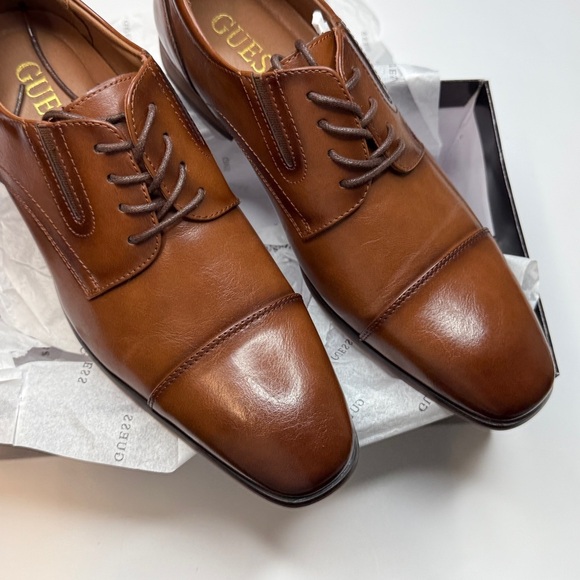 GUESS Men\'s Sulai Cap Toe Lace Up Dress Oxfords- Size 9M main image 5